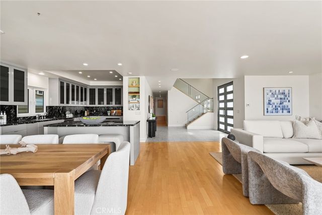 1554 E Oceanfront, Newport Beach, CA 92661
