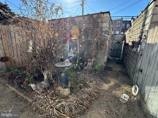 2827 CHESTERFIELD AVE, Baltimore, MD 21213