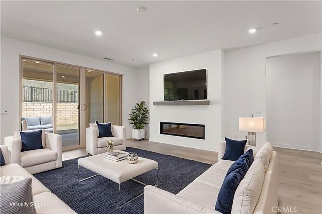 1381 Amanda Glen S, Escondido, CA 92029