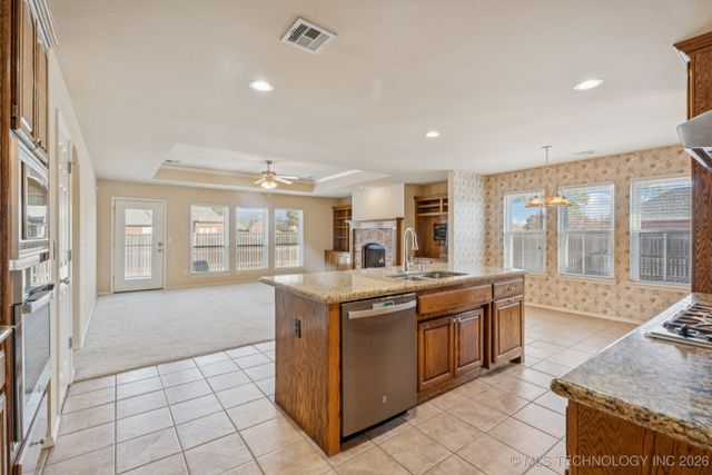 4200 W Kent Street, Broken Arrow, OK 74012