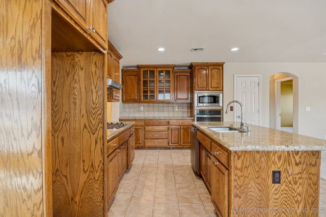 4200 W Kent Street, Broken Arrow, OK 74012