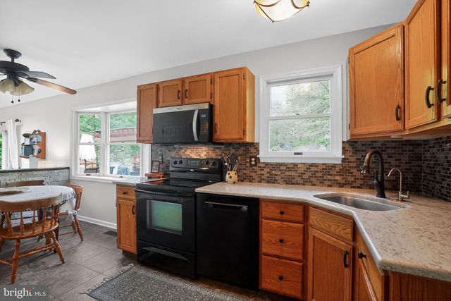 32 RIDGE RUN RD, Sellersville, PA 18960