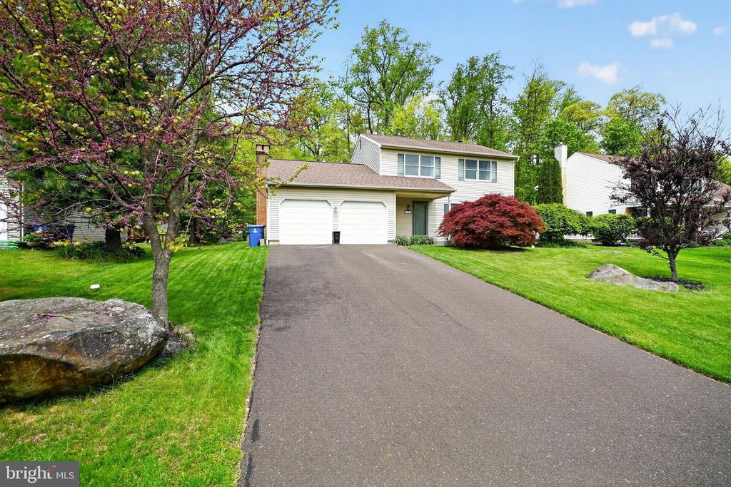 32 RIDGE RUN RD, Sellersville, PA 18960