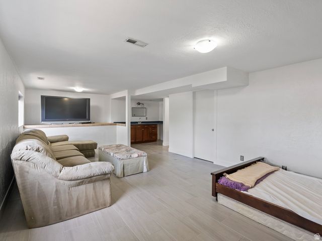 3322 S MONTE VERDE DR, Salt Lake City, UT 84109