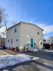10-R Hodges Ave, Taunton, MA 02780