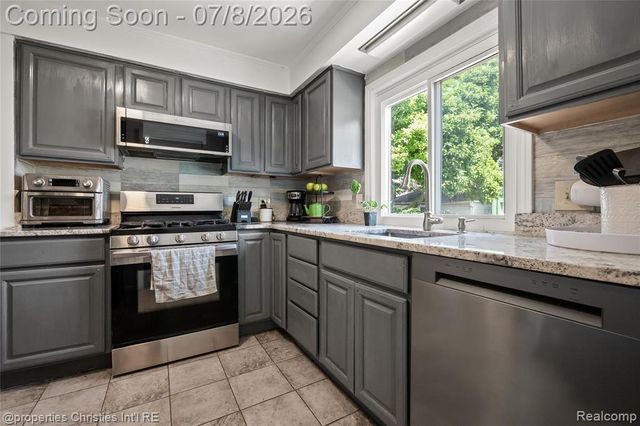 23844 Cherry Hill Street, Dearborn, MI 48124