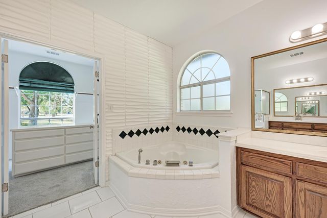 3300 Onion Hollow CV, Austin, TX 78739