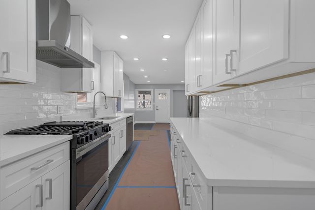 6319 N Whipple Street, Chicago, IL 60659