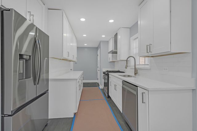 6319 N Whipple Street, Chicago, IL 60659
