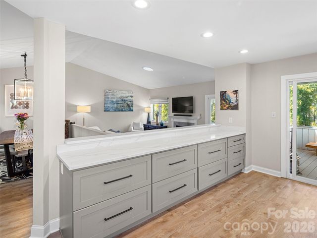 120 Deerlake Drive, Asheville, NC 28803