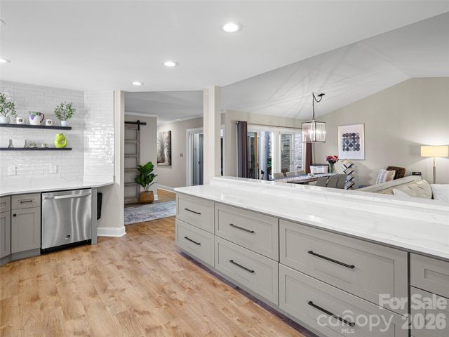 120 Deerlake Drive, Asheville, NC 28803