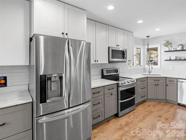 120 Deerlake Drive, Asheville, NC 28803