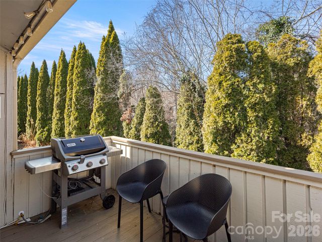 120 Deerlake Drive, Asheville, NC 28803