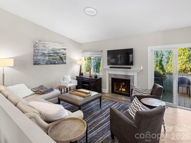 120 Deerlake Drive, Asheville, NC 28803