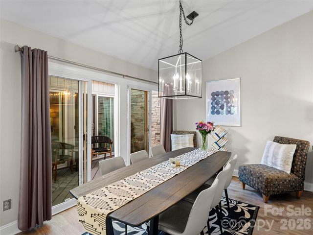 120 Deerlake Drive, Asheville, NC 28803