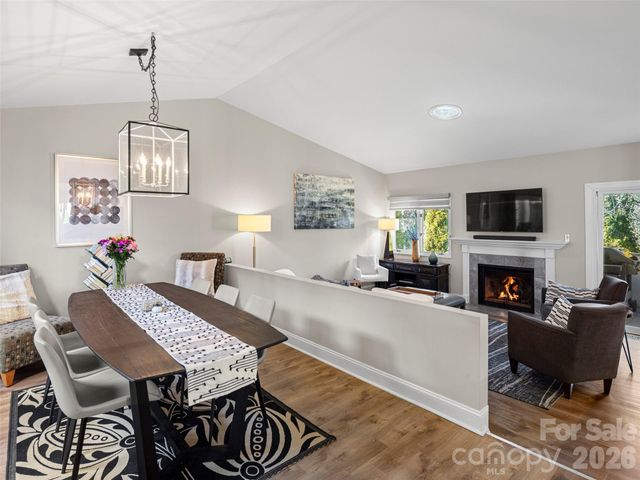 120 Deerlake Drive, Asheville, NC 28803