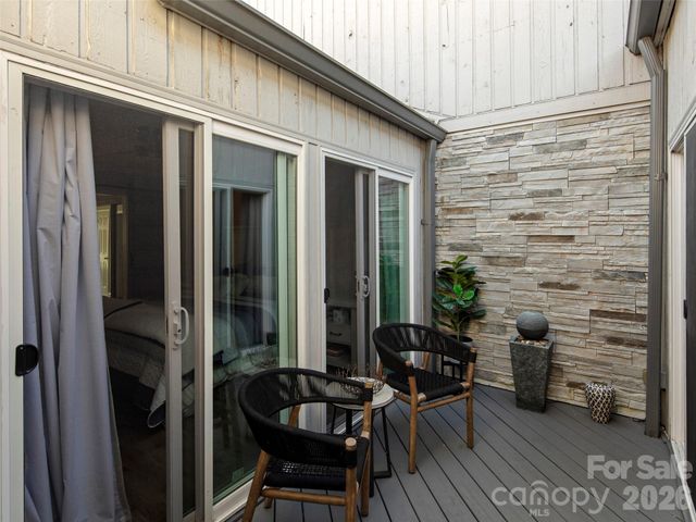 120 Deerlake Drive, Asheville, NC 28803