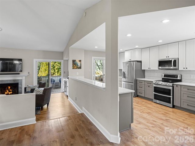 120 Deerlake Drive, Asheville, NC 28803