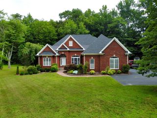 315 Froedge Dr, Lafayette, TN 37083