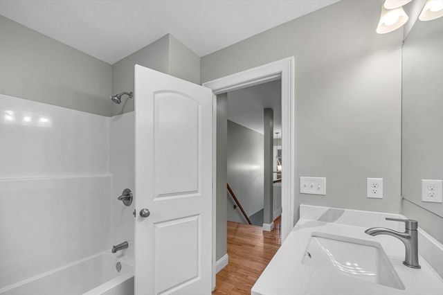 6 High Bluff Rd, Belchertown, MA 01007