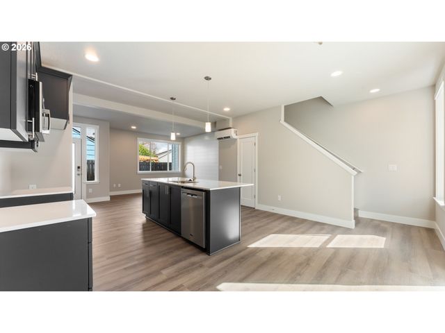 9408 N ST. LOUIS Ave, Portland, OR 97203