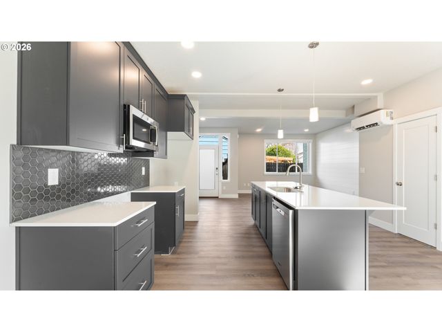 9408 N ST. LOUIS Ave, Portland, OR 97203