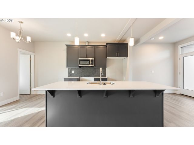 9408 N ST. LOUIS Ave, Portland, OR 97203