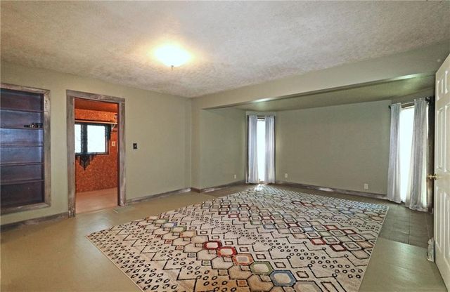 301 W Washington Street, Harrisonville, MO 64701
