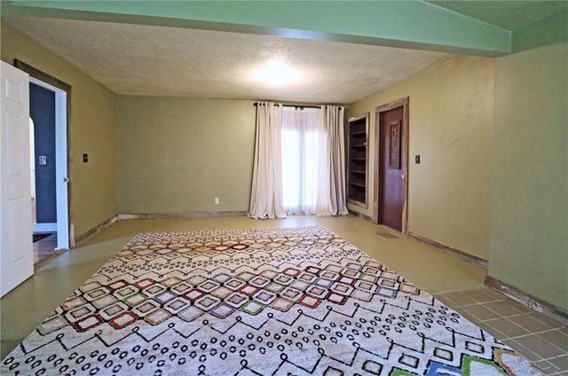 301 W Washington Street, Harrisonville, MO 64701