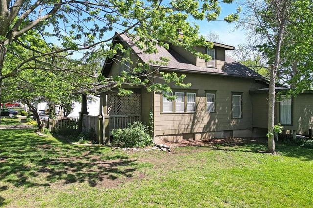 301 W Washington Street, Harrisonville, MO 64701