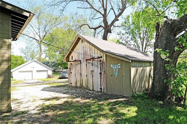 301 W Washington Street, Harrisonville, MO 64701