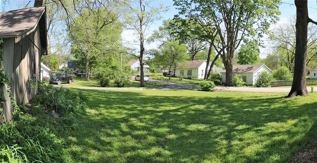 301 W Washington Street, Harrisonville, MO 64701