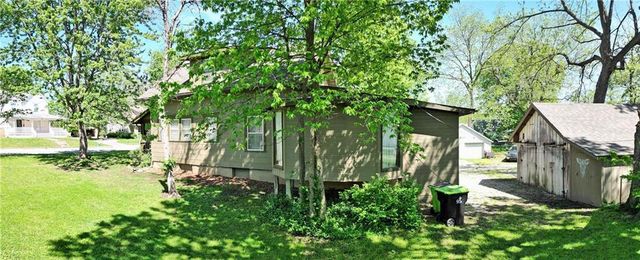 301 W Washington Street, Harrisonville, MO 64701