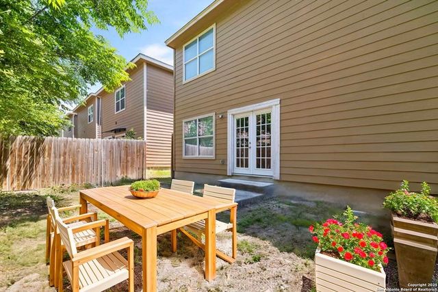 17 oak, San Antonio, TX 78216