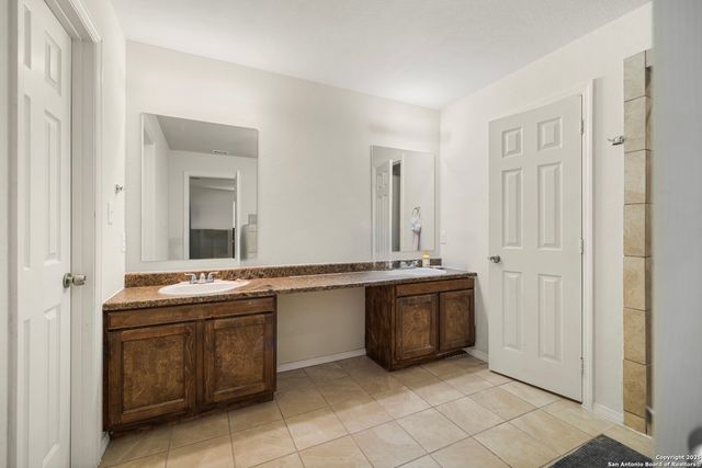 17 oak, San Antonio, TX 78216