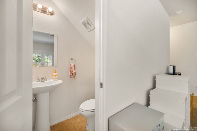 17 oak, San Antonio, TX 78216