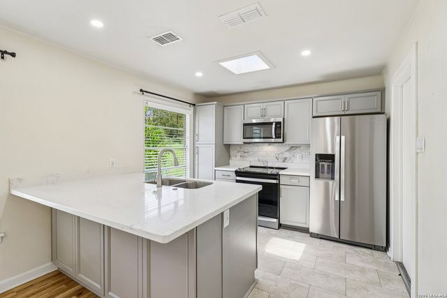 614 CORONET ST, San Antonio, TX 78216