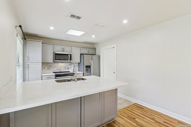 614 CORONET ST, San Antonio, TX 78216