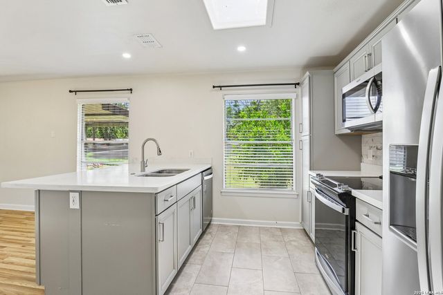 614 CORONET ST, San Antonio, TX 78216