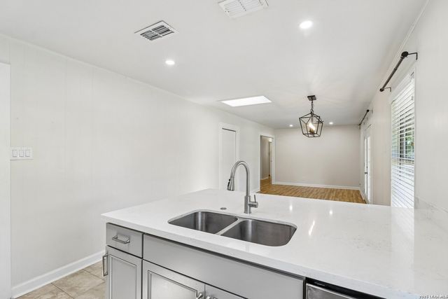 614 CORONET ST, San Antonio, TX 78216