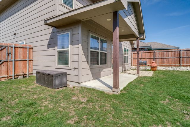 2209 Hanover Street, Farmersville, TX 75442