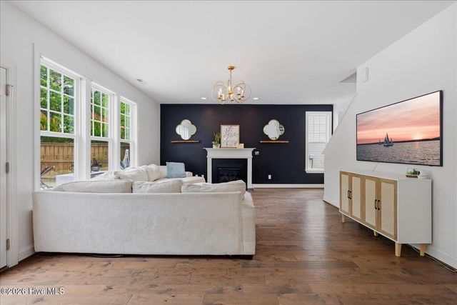 5008 Laurenbridge Lane, Wilmington, NC 28409