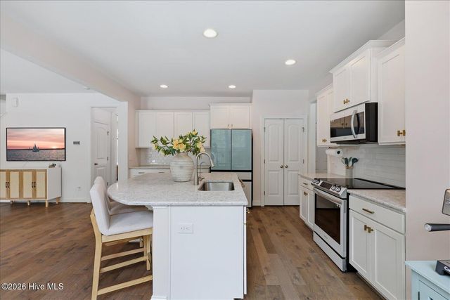 5008 Laurenbridge Lane, Wilmington, NC 28409