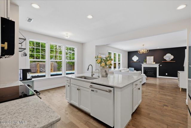 5008 Laurenbridge Lane, Wilmington, NC 28409