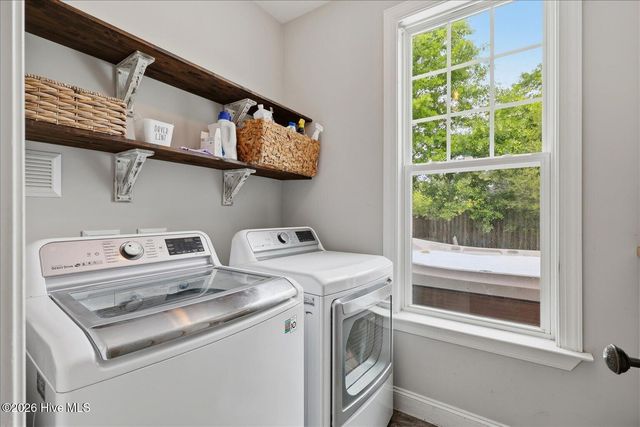 5008 Laurenbridge Lane, Wilmington, NC 28409
