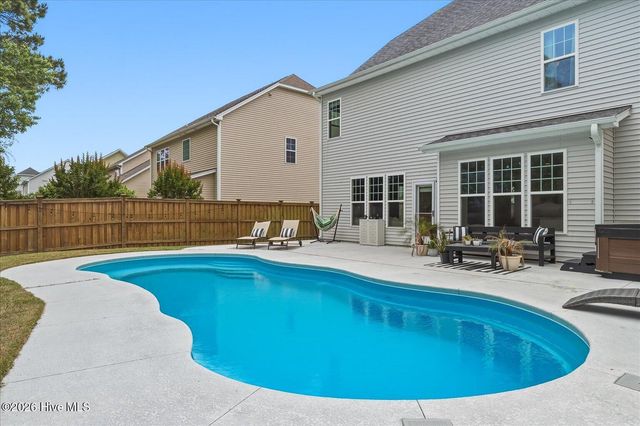 5008 Laurenbridge Lane, Wilmington, NC 28409