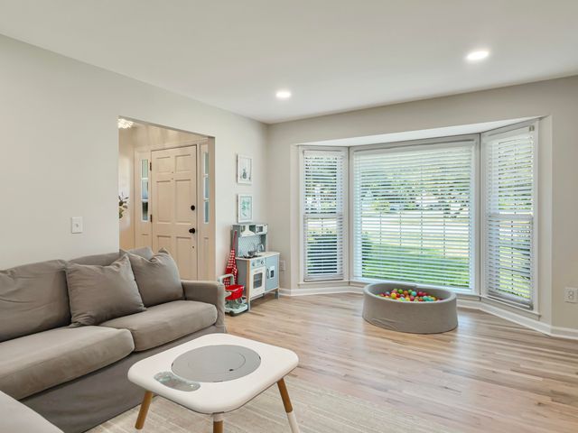 868 Melrose Drive, Charleston, SC 29414
