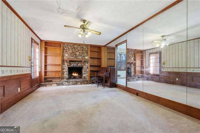 1091 Cole Drive SW, Lilburn, GA 30047