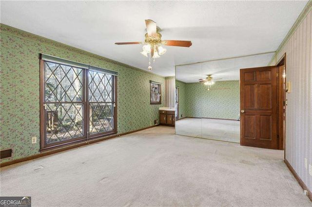 1091 Cole Drive SW, Lilburn, GA 30047