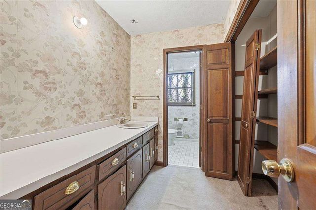 1091 Cole Drive SW, Lilburn, GA 30047